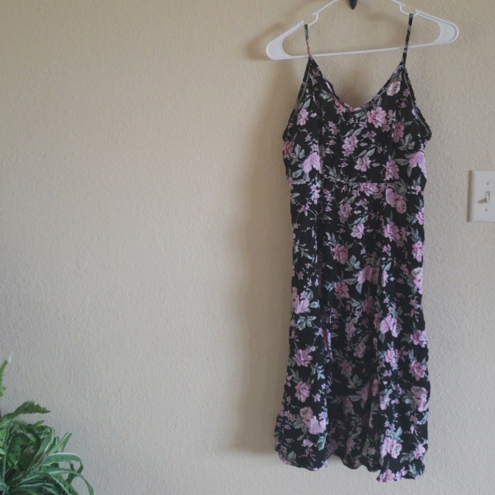 Womens black floral knee length strappy dress